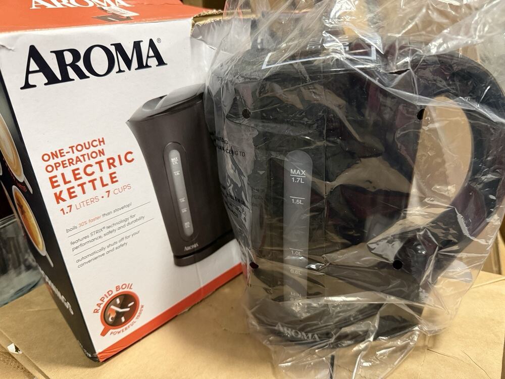 Aroma Black Electric Kettle One Touch Operation 1.7Liter 7 Cup New Open Box